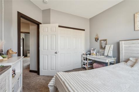 8702 Grand Oaks Drive NE Cedar Rapids IA 52402