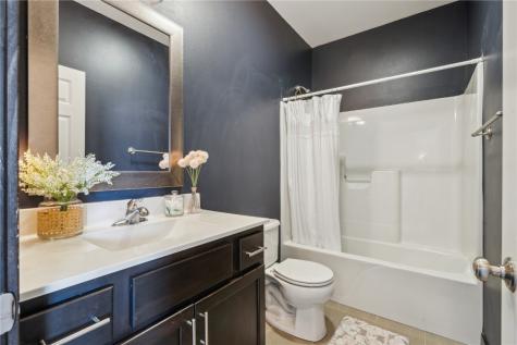 8702 Grand Oaks Drive NE Cedar Rapids IA 52402