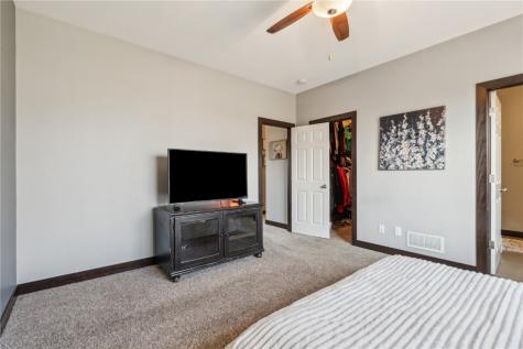 8702 Grand Oaks Drive NE Cedar Rapids IA 52402