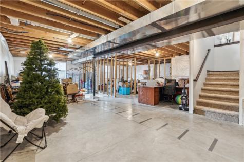 8702 Grand Oaks Drive NE Cedar Rapids IA 52402