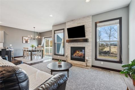 8702 Grand Oaks Drive NE Cedar Rapids IA 52402