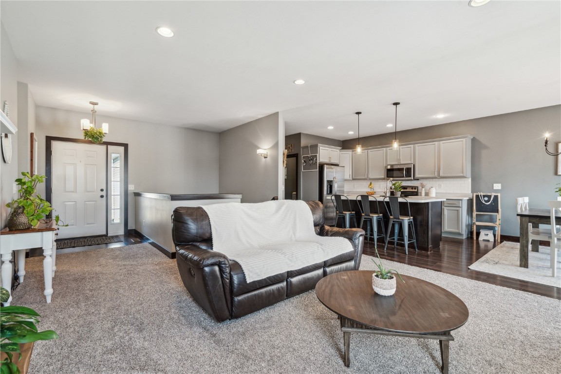 8702 Grand Oaks Drive NE Cedar Rapids IA 52402