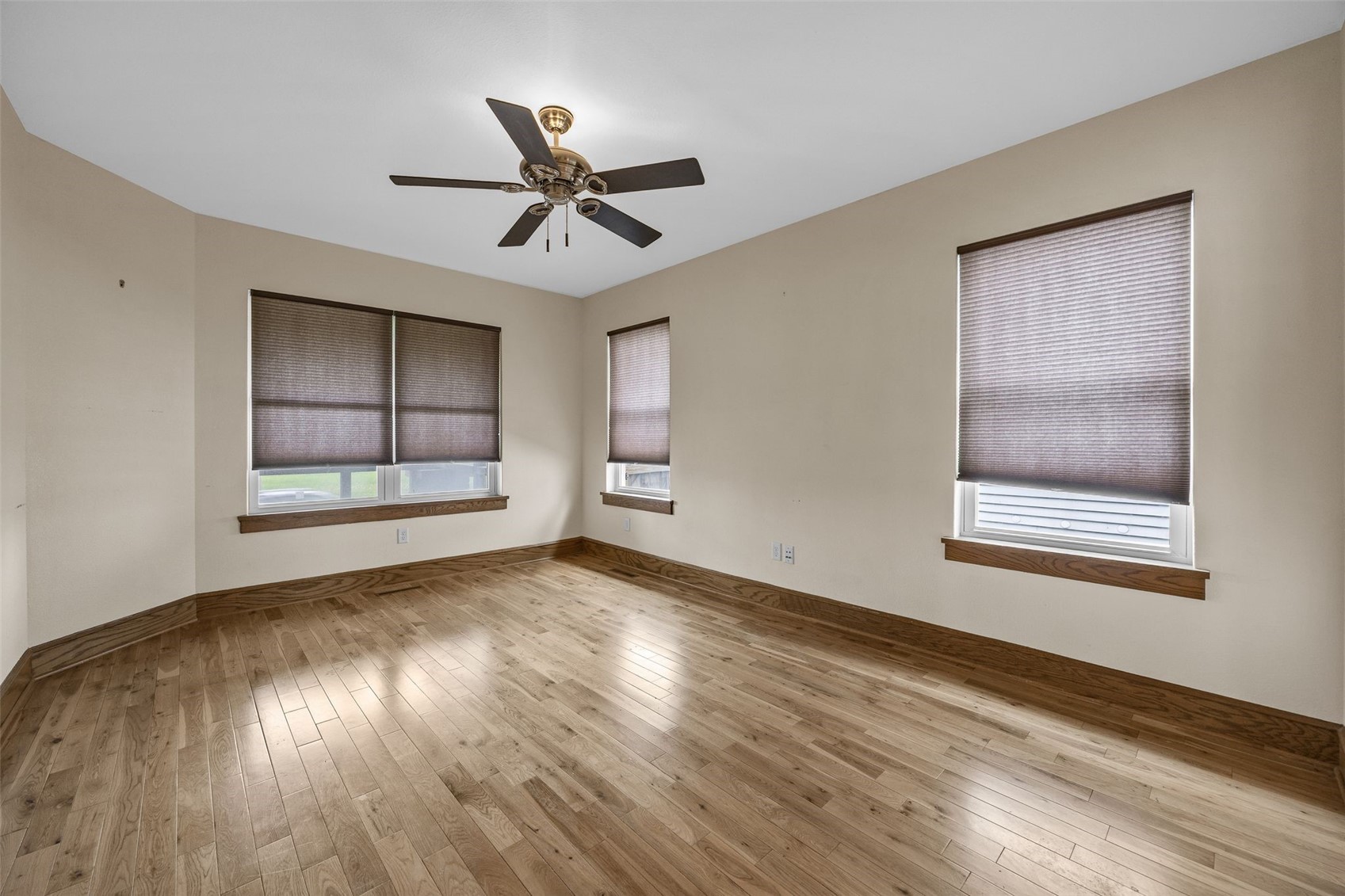 2004 C Street SW Cedar Rapids IA 52404