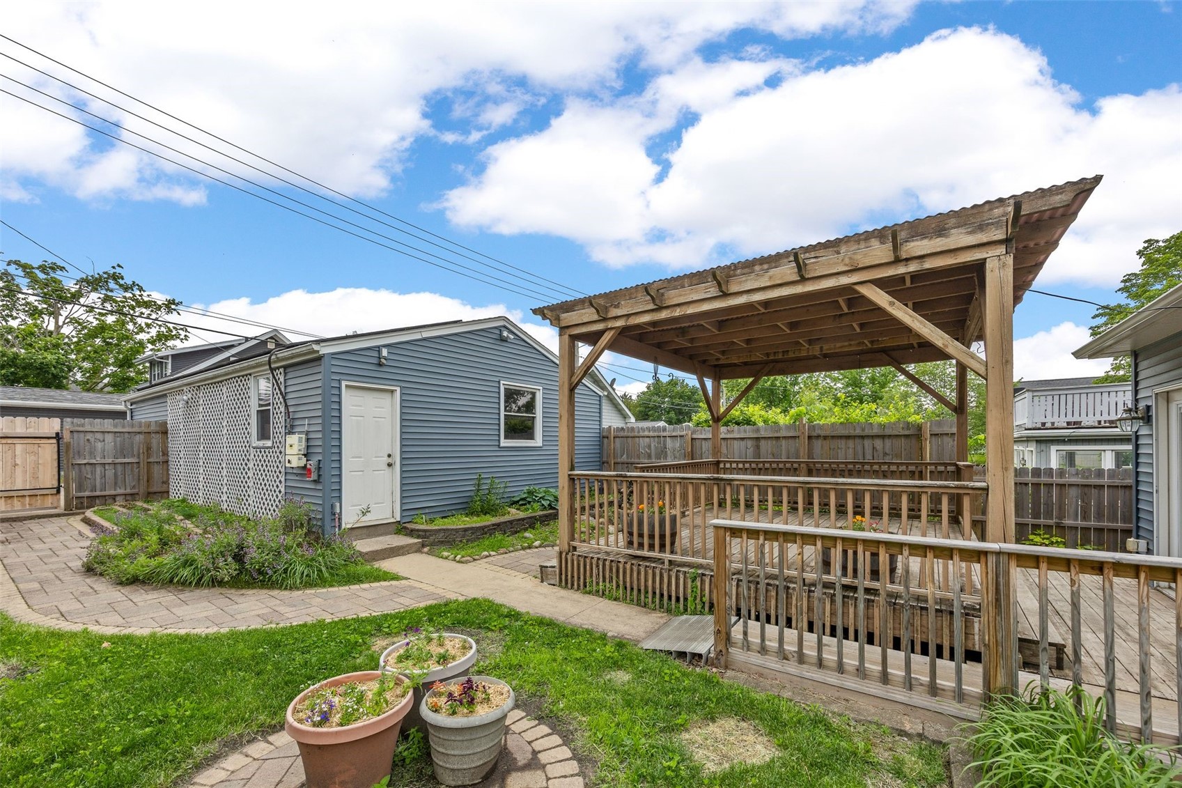 2004 C Street SW Cedar Rapids IA 52404