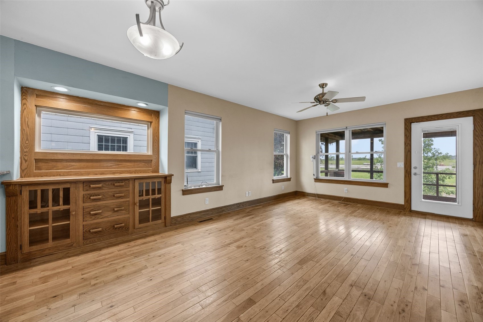 2004 C Street SW Cedar Rapids IA 52404