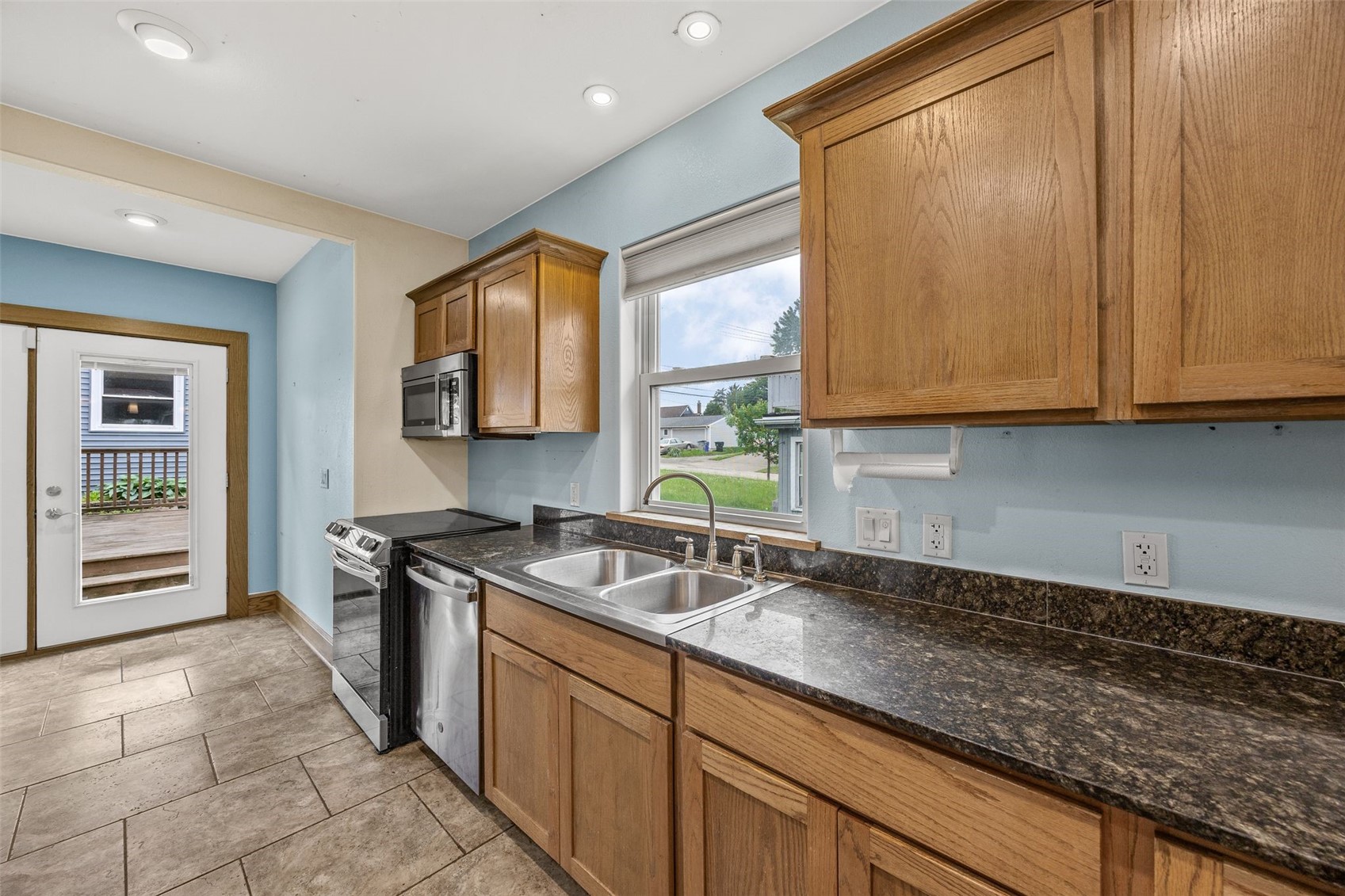2004 C Street SW Cedar Rapids IA 52404