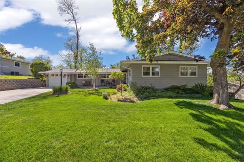 425 Red Fox Road SE Cedar Rapids IA 52403