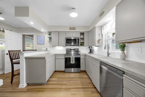 425 Red Fox Road SE Cedar Rapids IA 52403