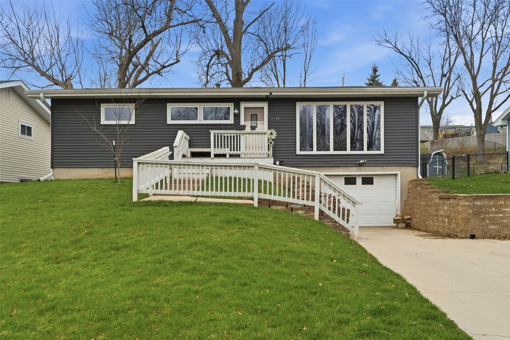 1634 24th Street NW Cedar Rapids IA 52405