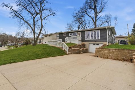 1634 24th Street NW Cedar Rapids IA 52405