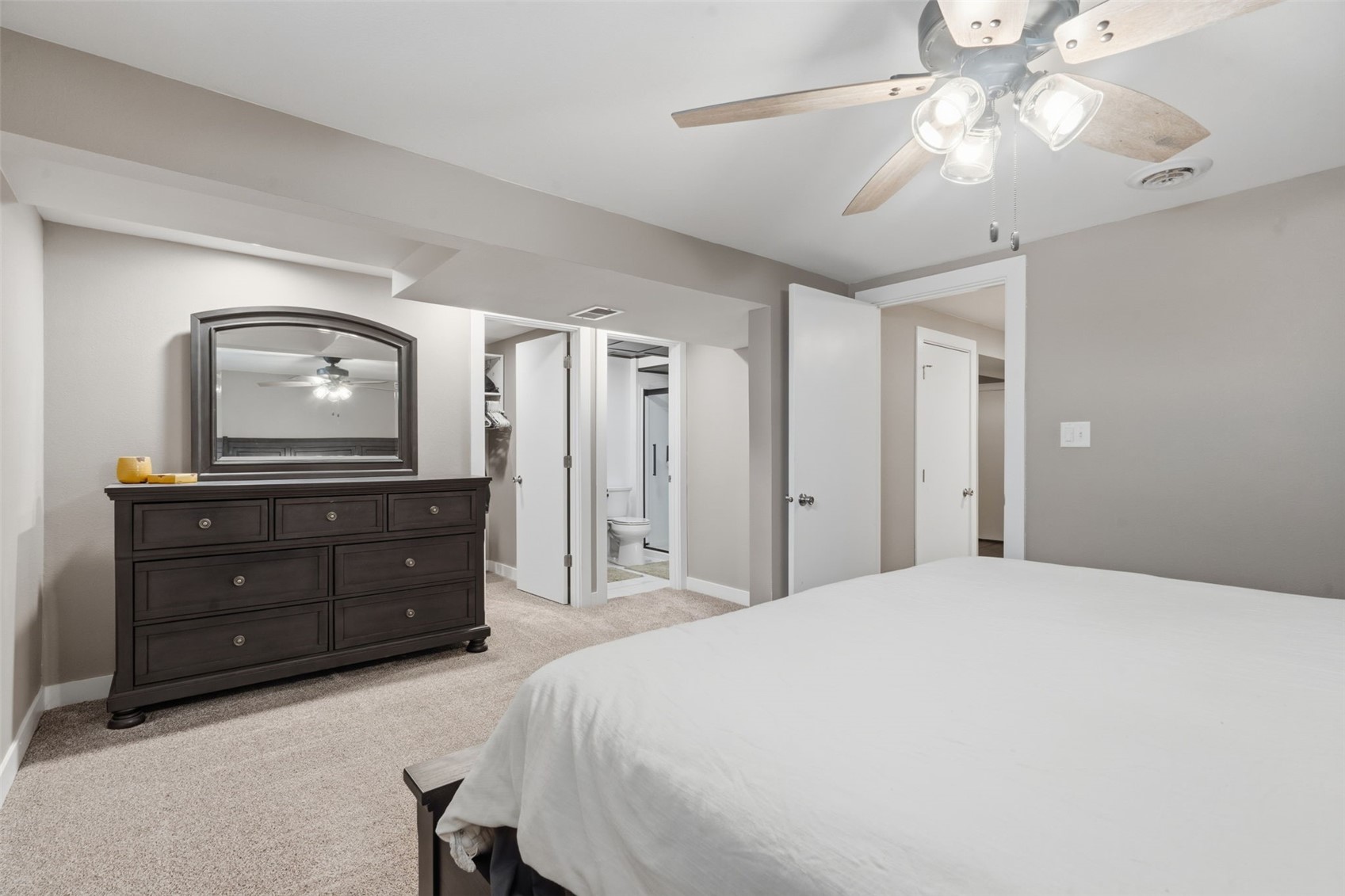 1634 24th Street NW Cedar Rapids IA 52405