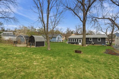 1634 24th Street NW Cedar Rapids IA 52405