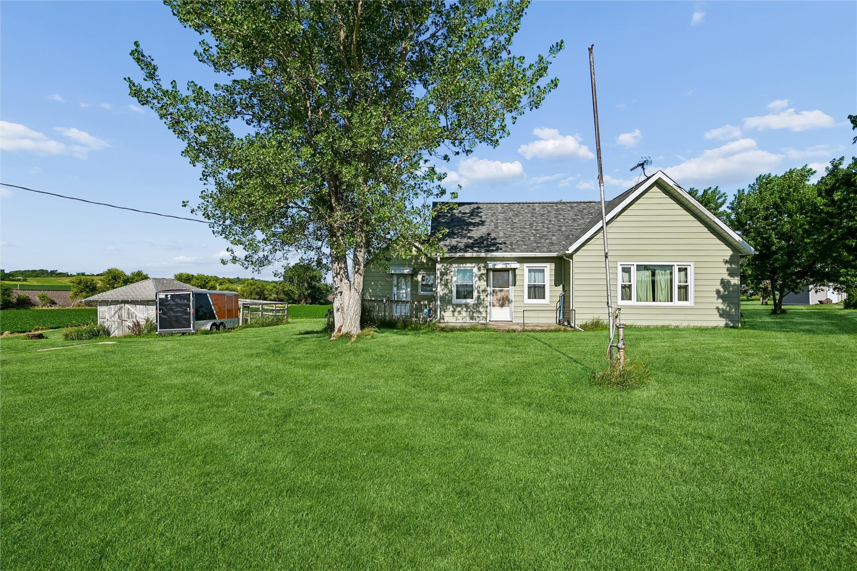 7771 13th Avenue Drive Belle Plaine IA 52208