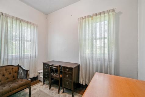 7771 13th Avenue Drive Belle Plaine IA 52208