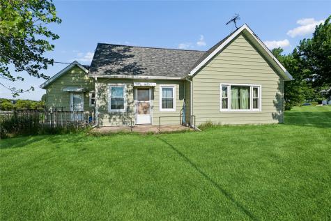 7771 13th Avenue Drive Belle Plaine IA 52208