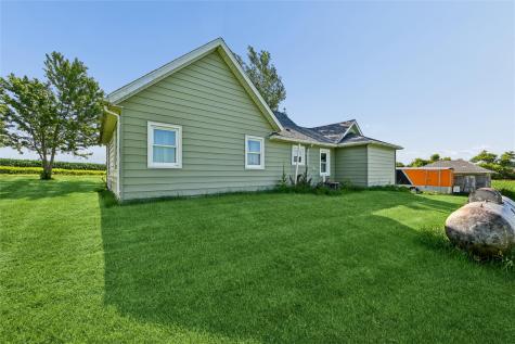 7771 13th Avenue Drive Belle Plaine IA 52208