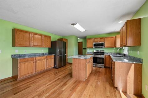 7822 Foxfield Drive NE Cedar Rapids IA 52402