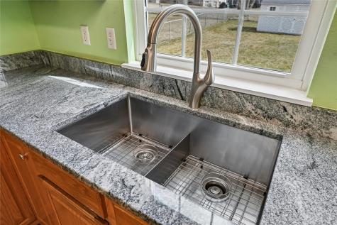 7822 Foxfield Drive NE Cedar Rapids IA 52402