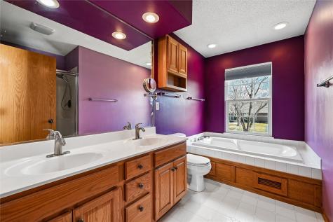 7822 Foxfield Drive NE Cedar Rapids IA 52402