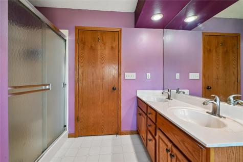 7822 Foxfield Drive NE Cedar Rapids IA 52402