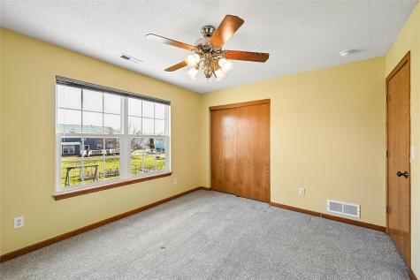 7822 Foxfield Drive NE Cedar Rapids IA 52402