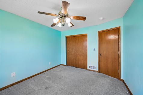 7822 Foxfield Drive NE Cedar Rapids IA 52402