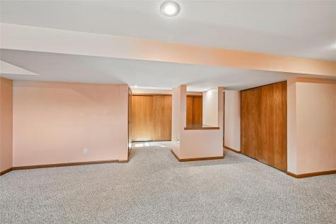 7822 Foxfield Drive NE Cedar Rapids IA 52402