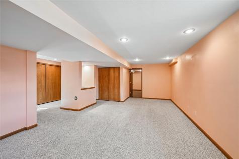 7822 Foxfield Drive NE Cedar Rapids IA 52402