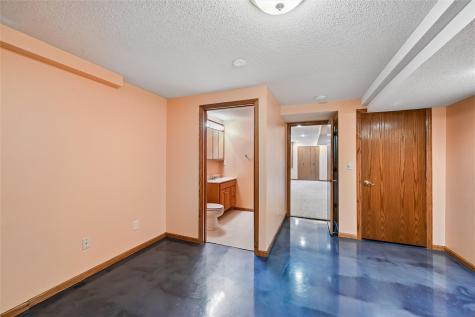 7822 Foxfield Drive NE Cedar Rapids IA 52402