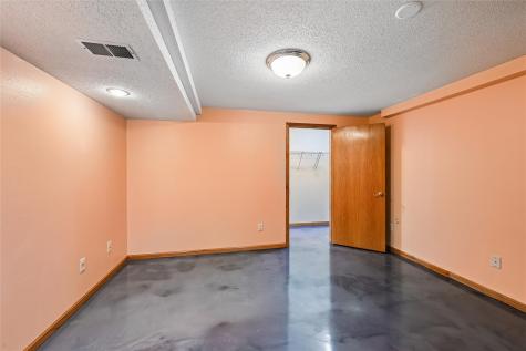 7822 Foxfield Drive NE Cedar Rapids IA 52402