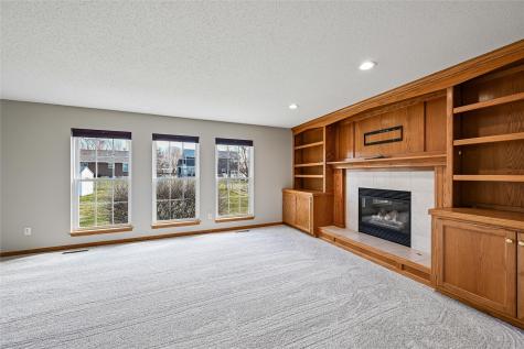 7822 Foxfield Drive NE Cedar Rapids IA 52402