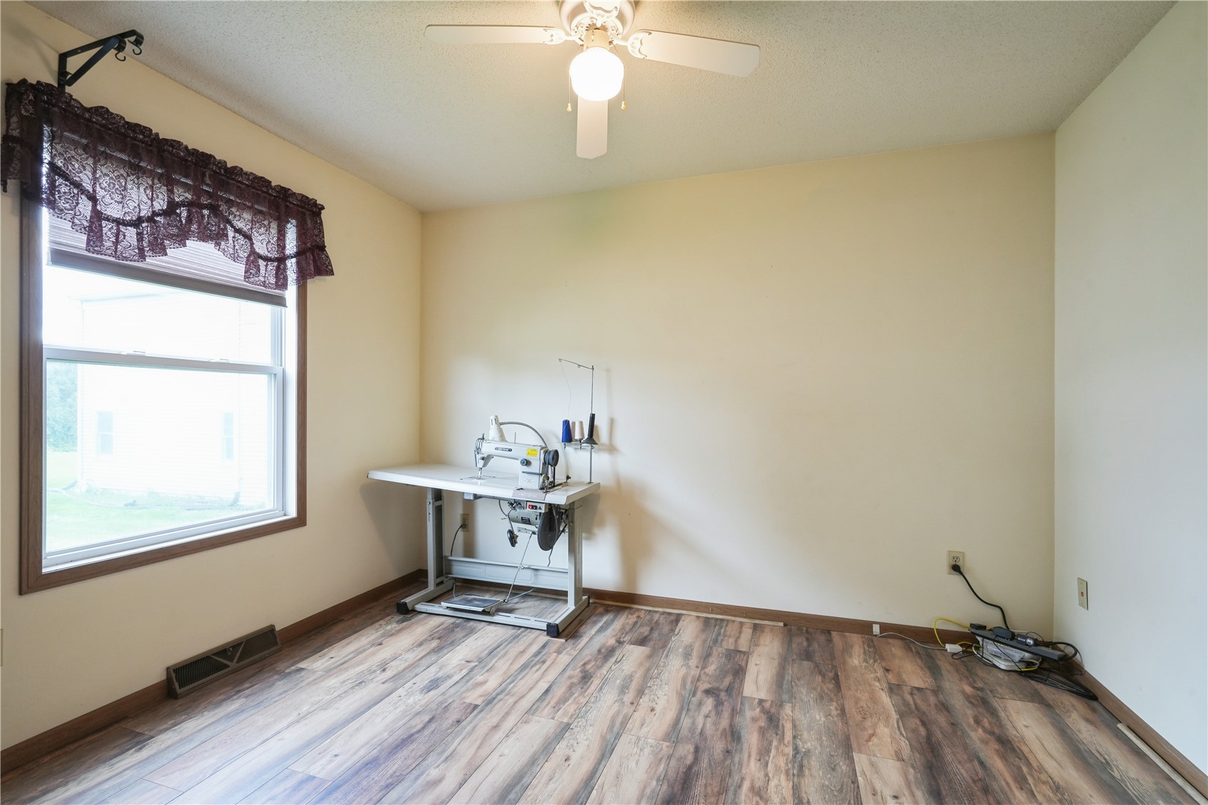 506 W 2nd Street Mechanicsville IA 52306