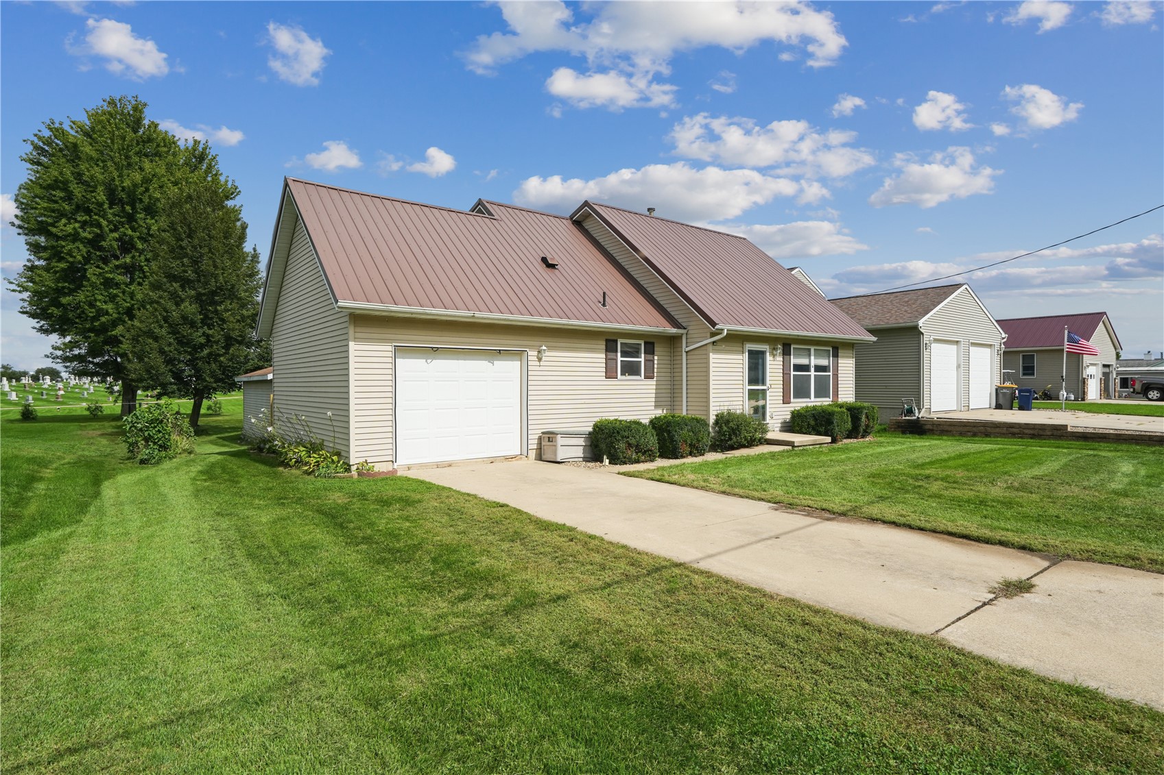 506 W 2nd Street Mechanicsville IA 52306