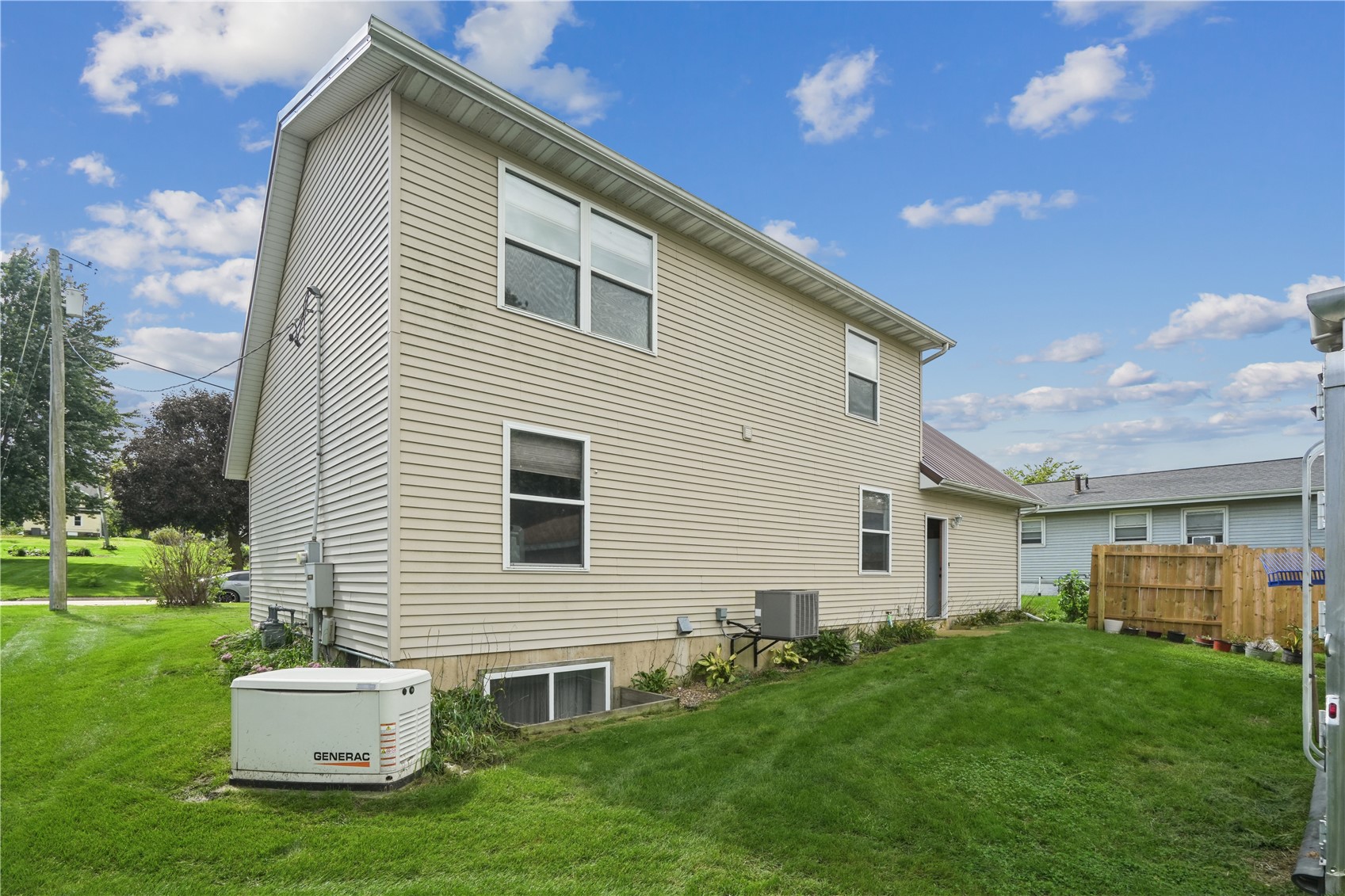 506 W 2nd Street Mechanicsville IA 52306