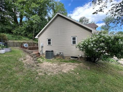 3200 Timber Valley Court NE Cedar Rapids IA 52402