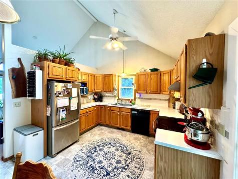 3200 Timber Valley Court NE Cedar Rapids IA 52402