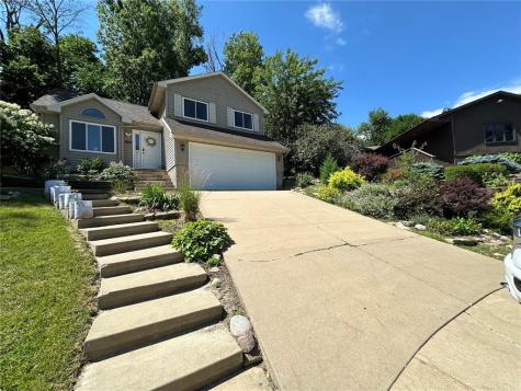 3200 Timber Valley Court NE Cedar Rapids IA 52402