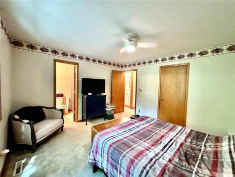 3200 Timber Valley Court NE Cedar Rapids IA 52402