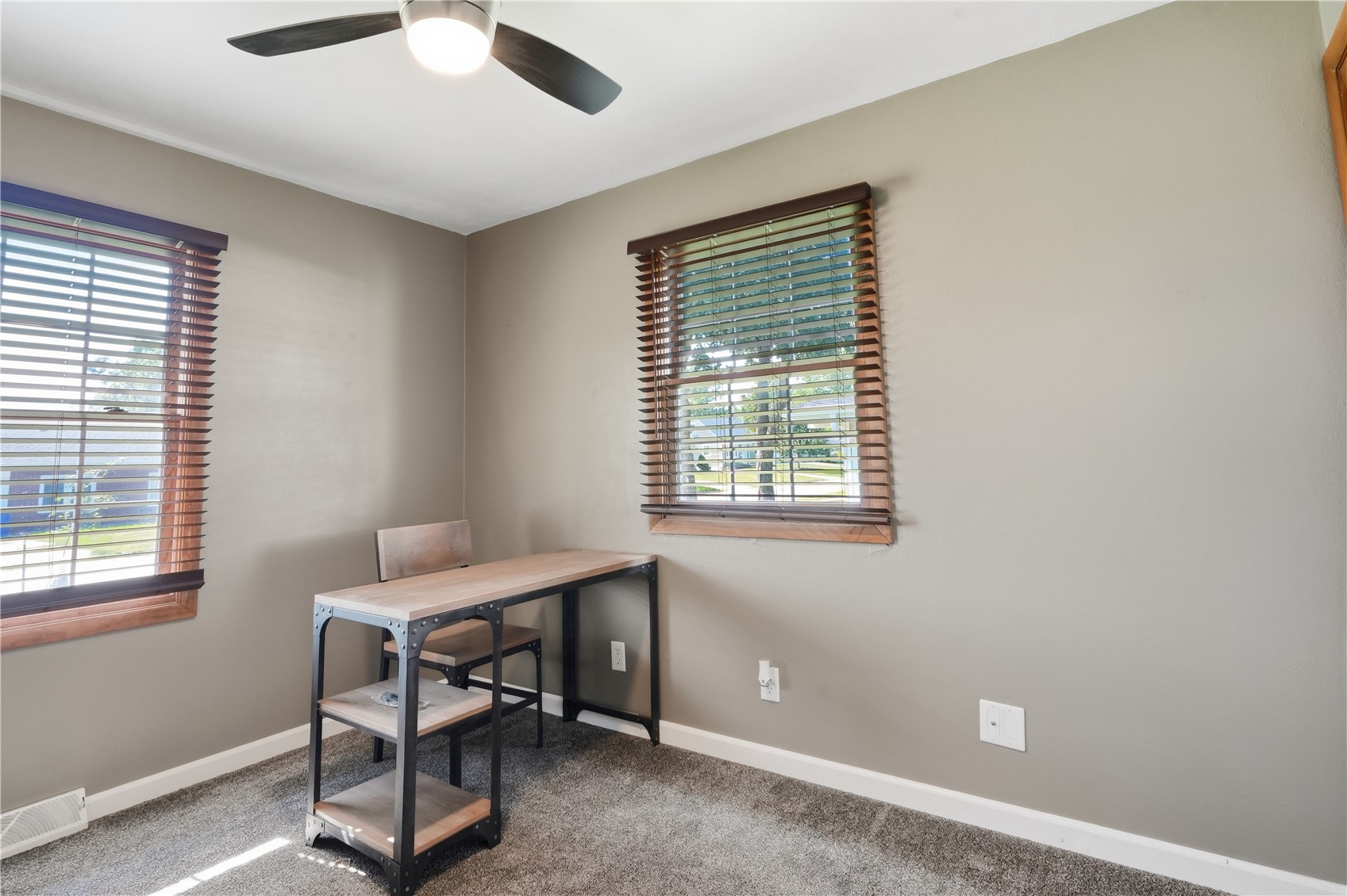 2447 Lauren Drive SW Cedar Rapids IA 52404