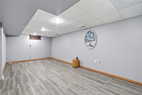 2447 Lauren Drive SW Cedar Rapids IA 52404