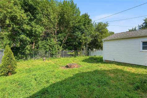 2447 Lauren Drive SW Cedar Rapids IA 52404