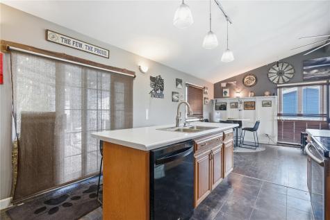 2447 Lauren Drive SW Cedar Rapids IA 52404