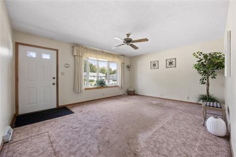 1065 W 10th Avenue Marion IA 52302