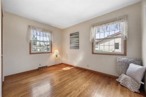 1065 W 10th Avenue Marion IA 52302