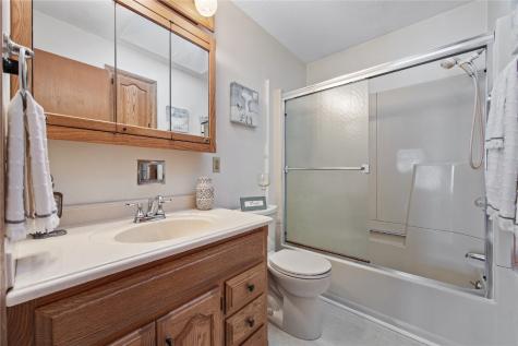 1065 W 10th Avenue Marion IA 52302