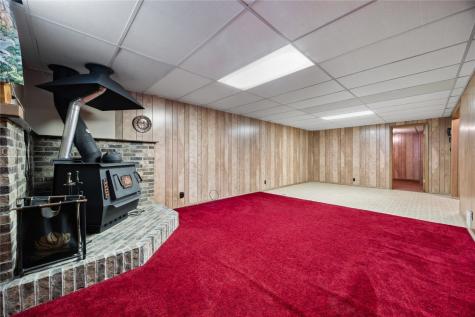 1065 W 10th Avenue Marion IA 52302