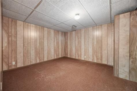 1065 W 10th Avenue Marion IA 52302