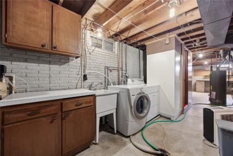 1065 W 10th Avenue Marion IA 52302