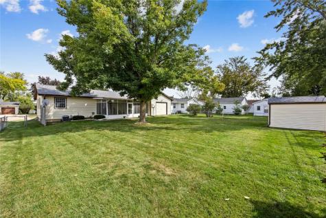1065 W 10th Avenue Marion IA 52302
