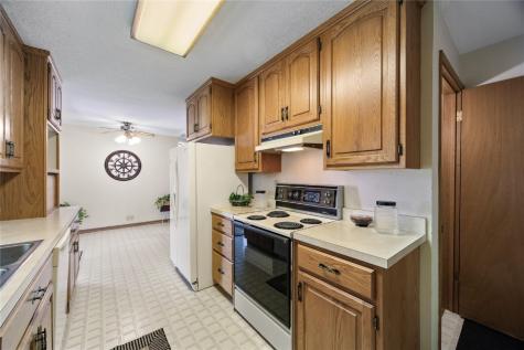 1065 W 10th Avenue Marion IA 52302